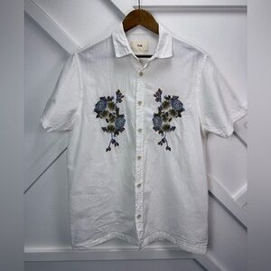 Folk Floral Embroidered White Linen Blend Short Sleeve Shirt Size S Blue Floral